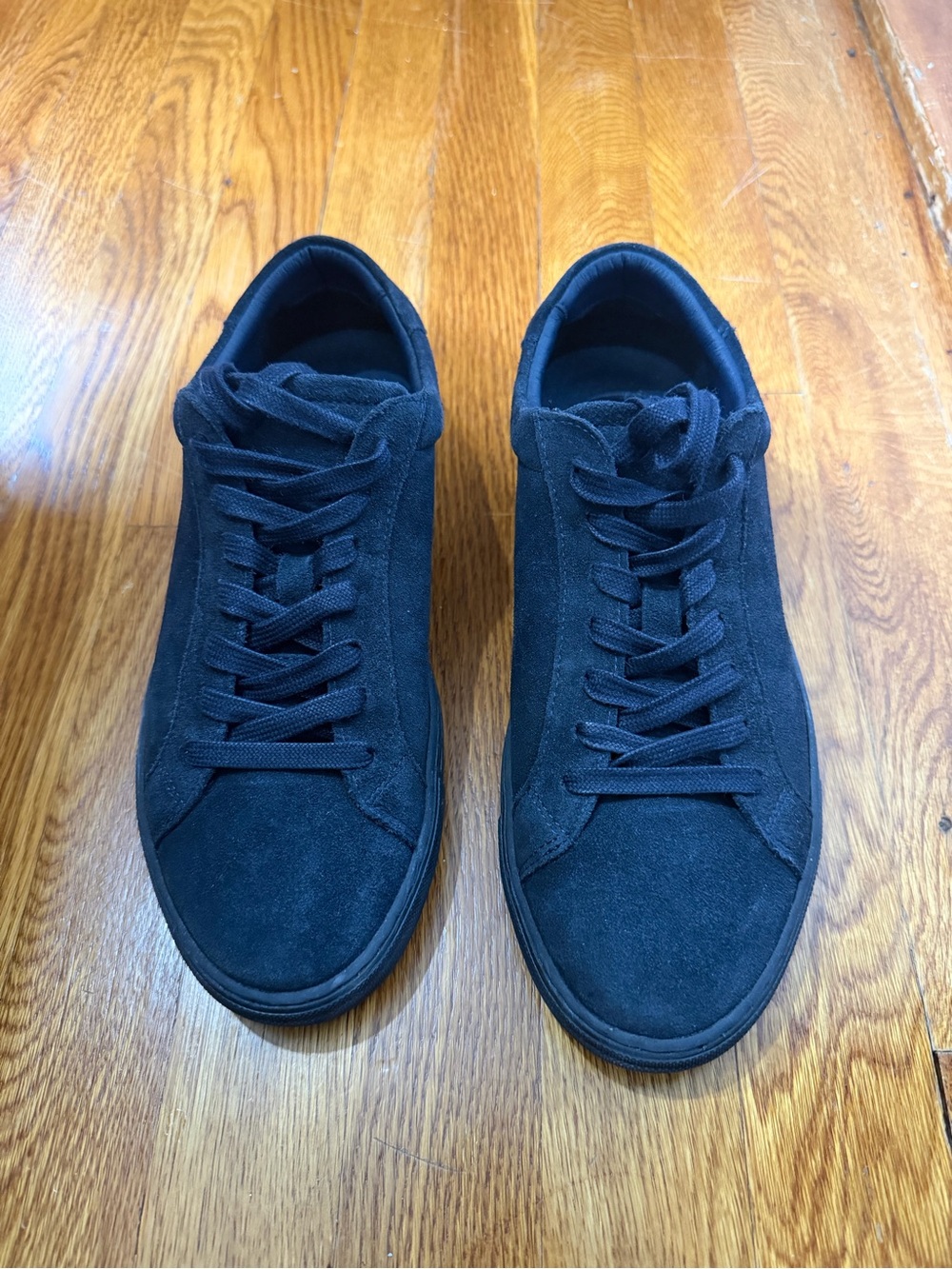 Classic Men’s Lace-Up Suede Sneakers in Navy